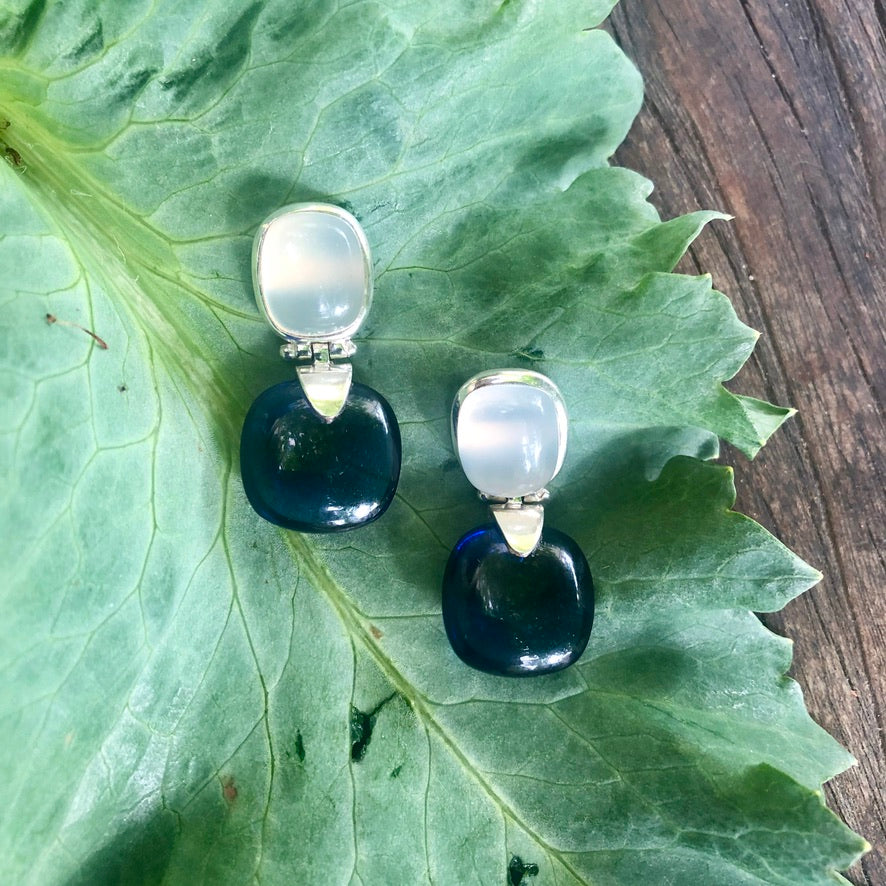 Audrey earring in moonstone and blue kyanite in silver