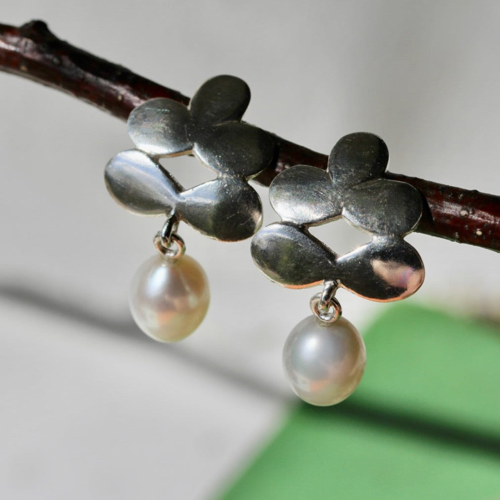 Flower Earrings -Fresh Water Pearls