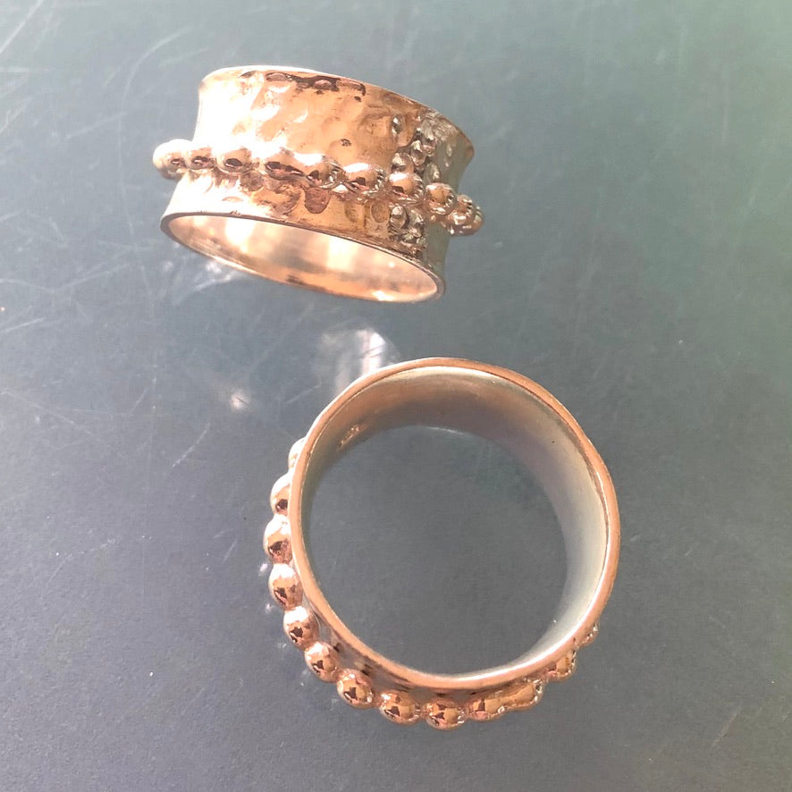Spinning Ball Band Ring