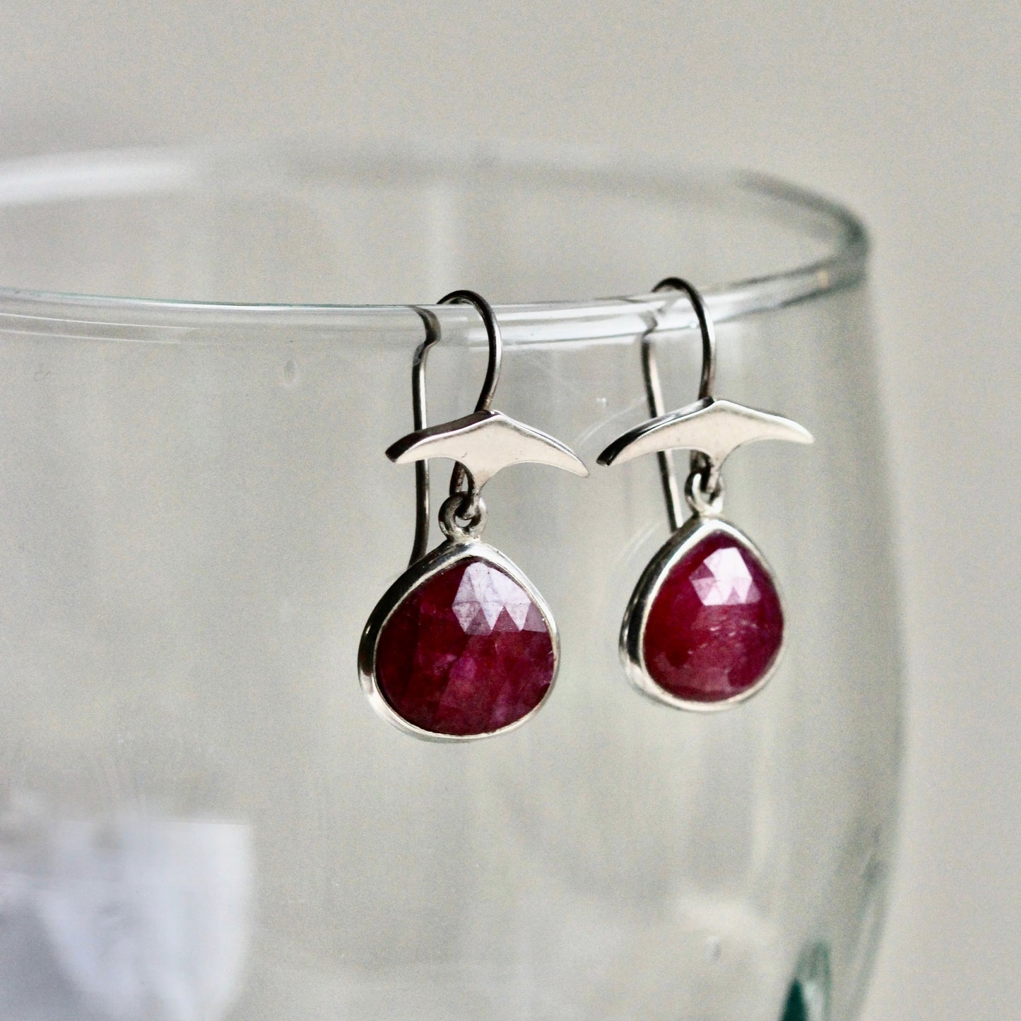 Whale tail Ruby or Sapphire
