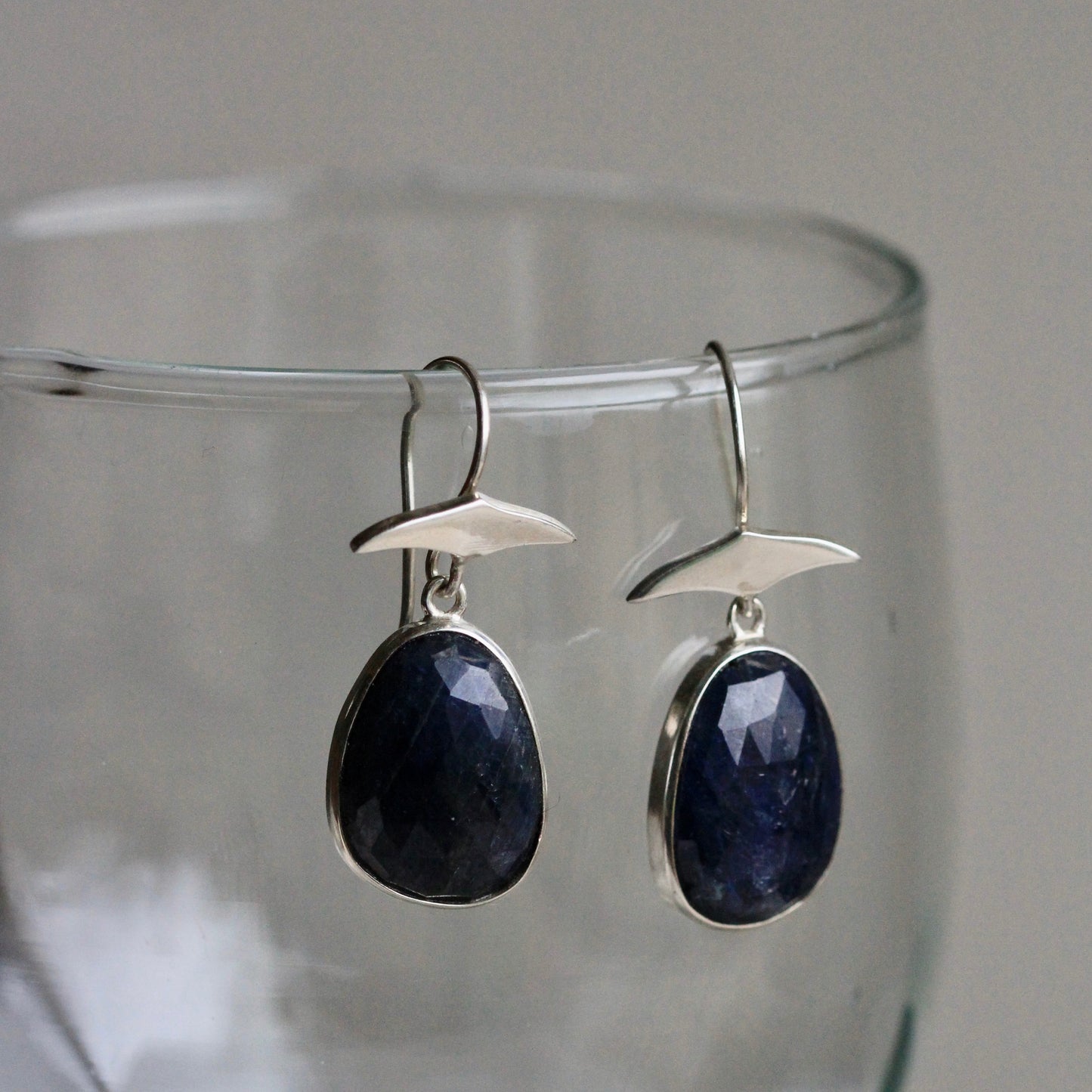 Whale tail Ruby or Sapphire