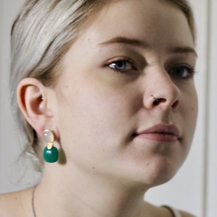 Audrey earring in moonstone and green agate in gold vermeil