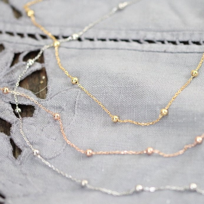 Short ball and chain necklace available in yellow gold, rose gold and silver