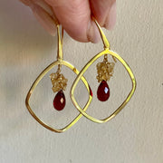 Susan - Hoop Earrings