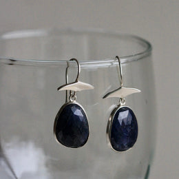 Whale tail Ruby or Sapphire